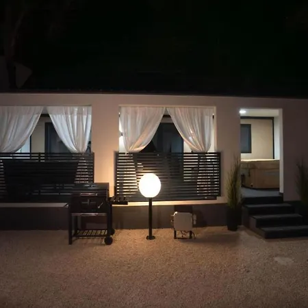 Lux Mobile Homes *